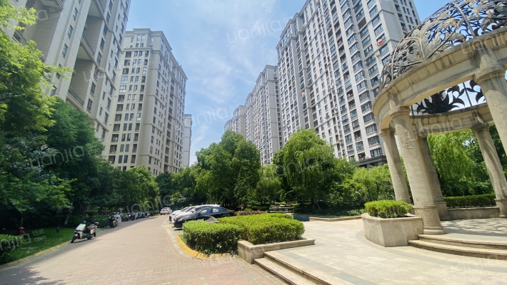 嘉利华府庄园九区外景图