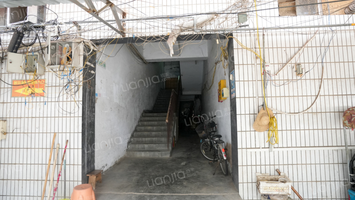 幼儿路西段南侧外景图