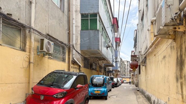 张楼小区交通路外景图