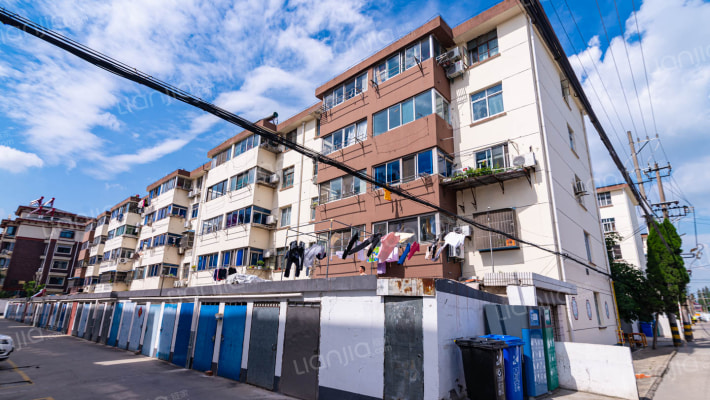 闸东小区外景图