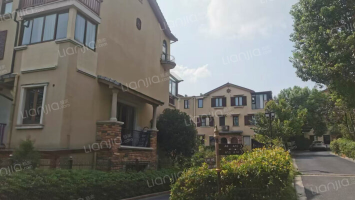 玲珑天城外景图