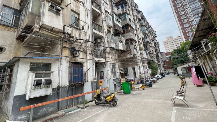 铝制品厂家属院外景图