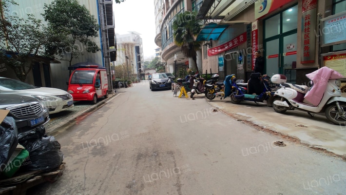 中环大厦外景图