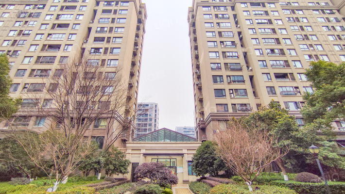 绿景华庭外景图