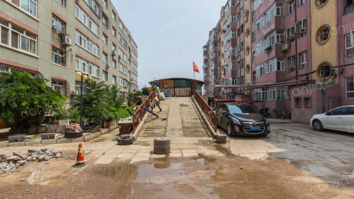 洗涤剂厂住宅楼外景图