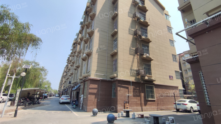 滨河小区外景图