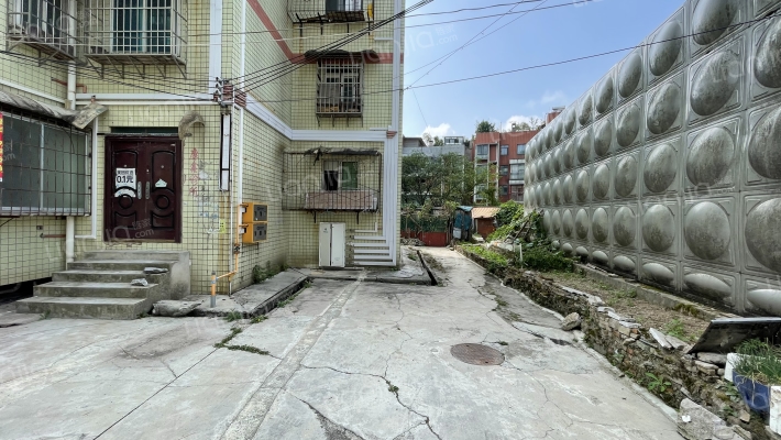 贵州科技大学职工宿舍外景图