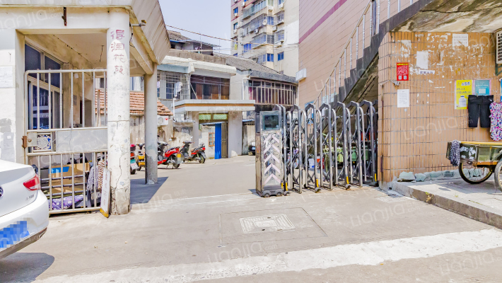 得润花苑外景图