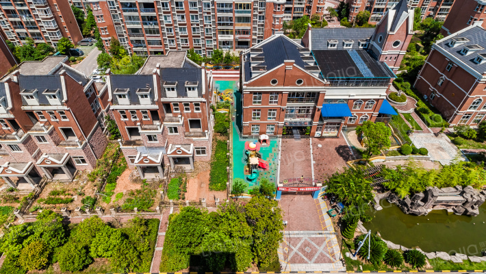 大学春城外景图