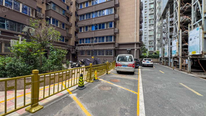 安馨园大厦外景图