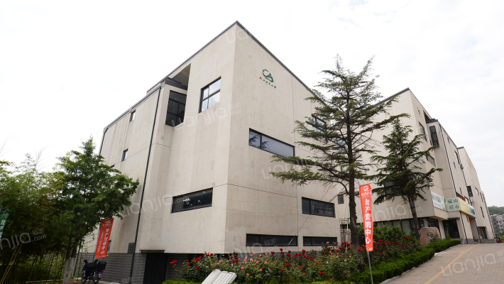 磁山温泉小镇外景图