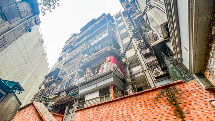 下纯阳洞街外景图