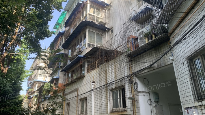 蓝天商住楼外景图