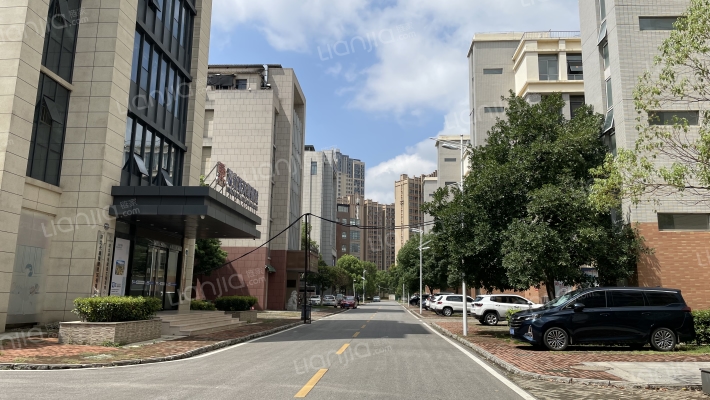 卓尔总部基地外景图