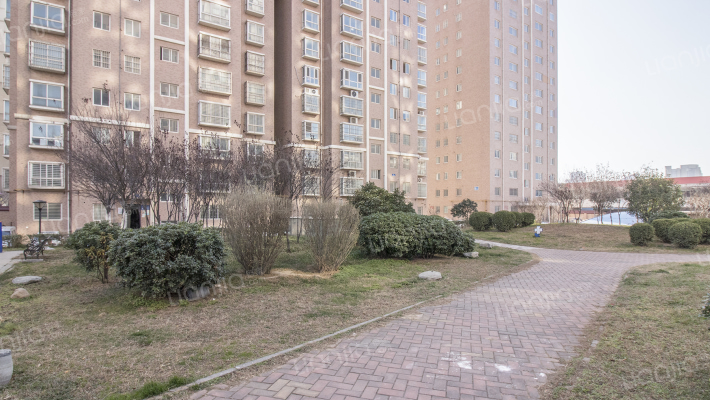 省直花园小区外景图