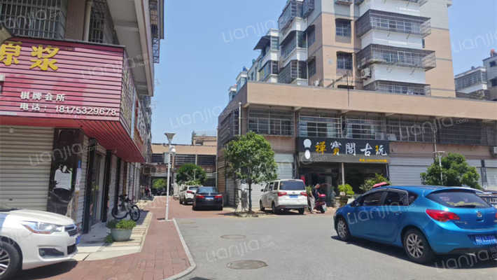 高河小商品市场外景图