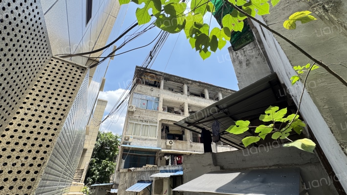 小龙坎新街90号外景图