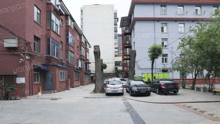 新建南路化二院外景图