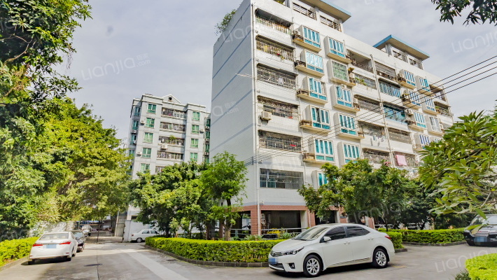 石龙南铁路小区外景图