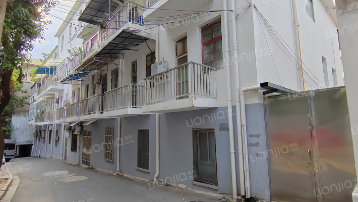 区粮食局宿舍外景图