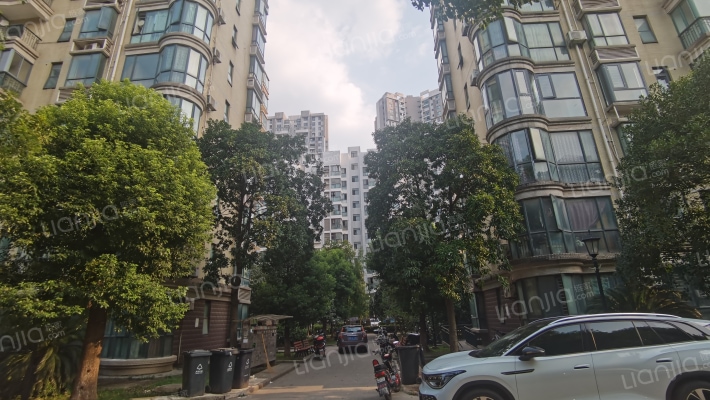 建发小区外景图