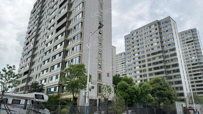 九龙仓邂湾澜庭外景图