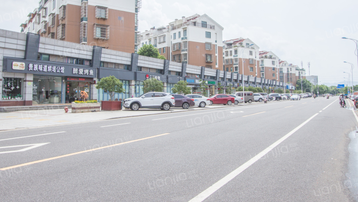 银凤晓月东区外景图