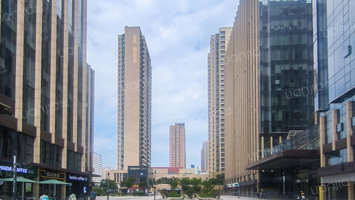 中铁青岛广场外景图