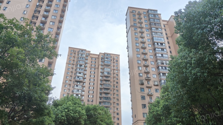 鸿岭花园东区外景图