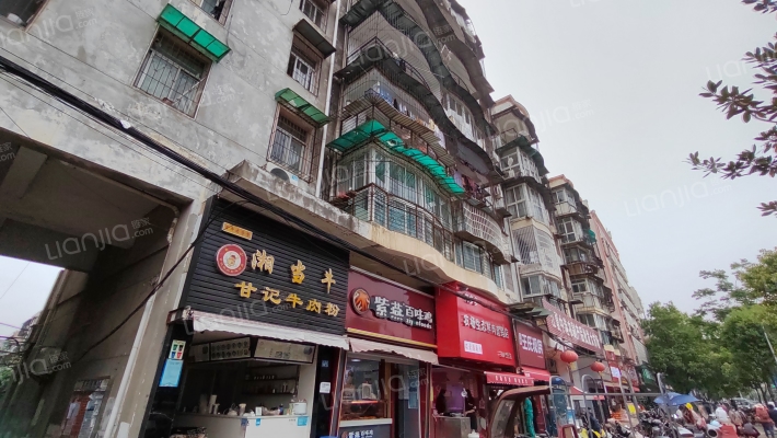 城开花园外景图