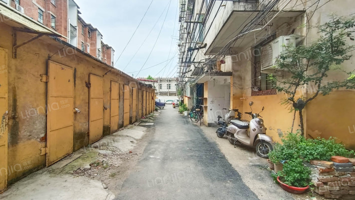 北货场铁路家属院外景图