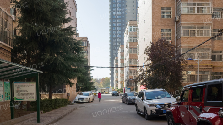 信苑小区外景图