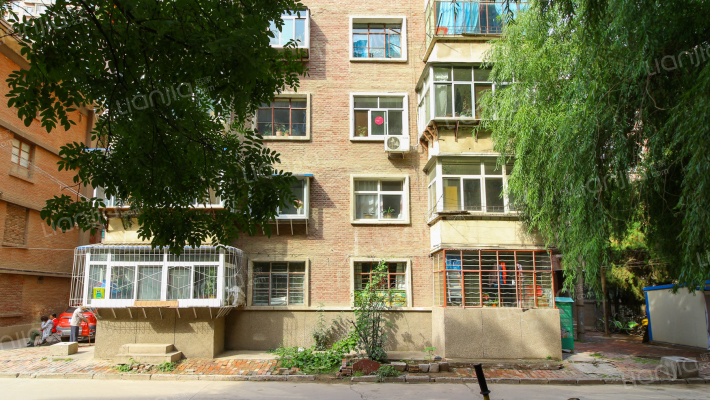 草场街西大院外景图