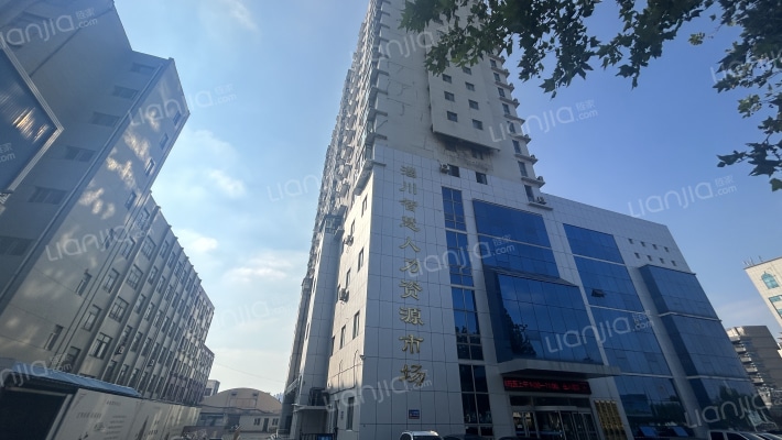 汇丰大厦外景图