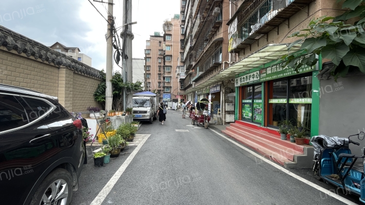 花溪大道北段240号外景图