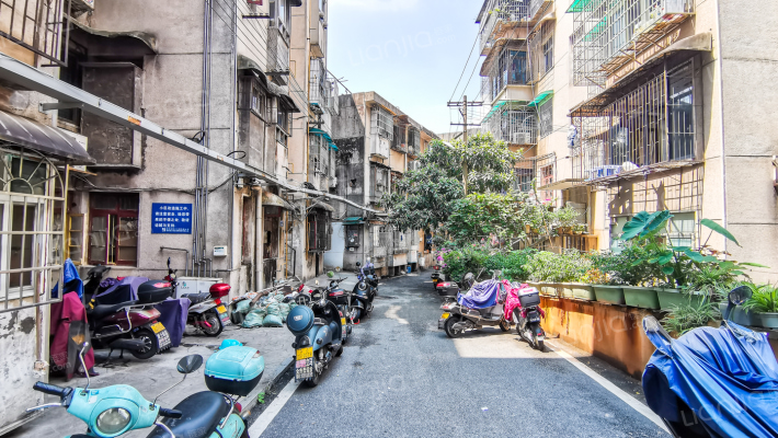 第六工程公司宿舍外景图