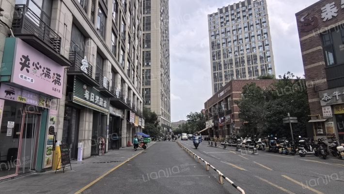 宝龙城市广场外景图