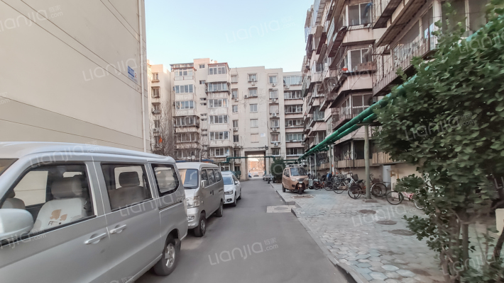 流霞东里外景图