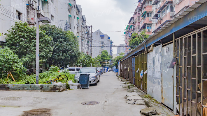 凤凰西街188号外景图