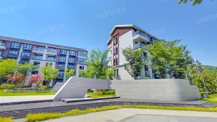 海伦堡春天花苑外景图