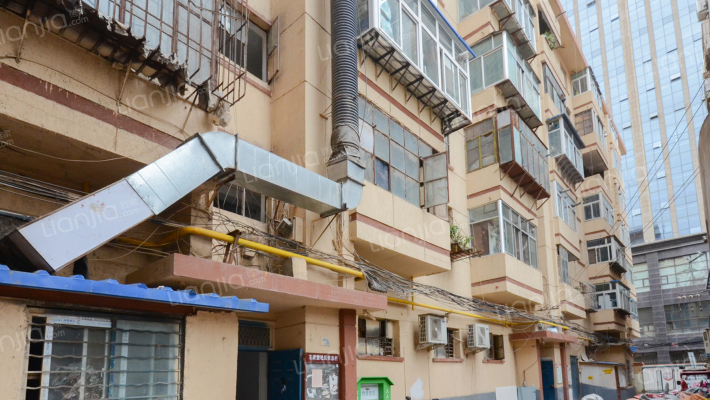 兰石商场家属楼外景图