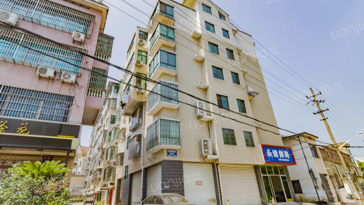 石雕工艺厂公寓楼外景图