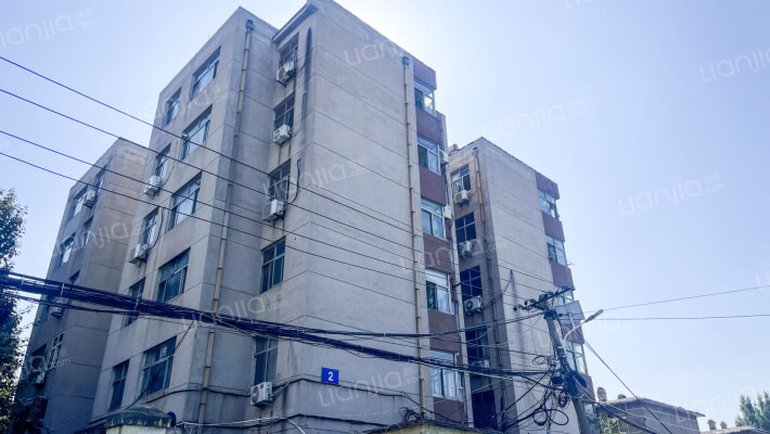 王舍人镇人民政府住宅楼外景图