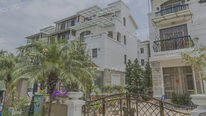 顺德碧桂园蓝天花语联排别墅区外景图