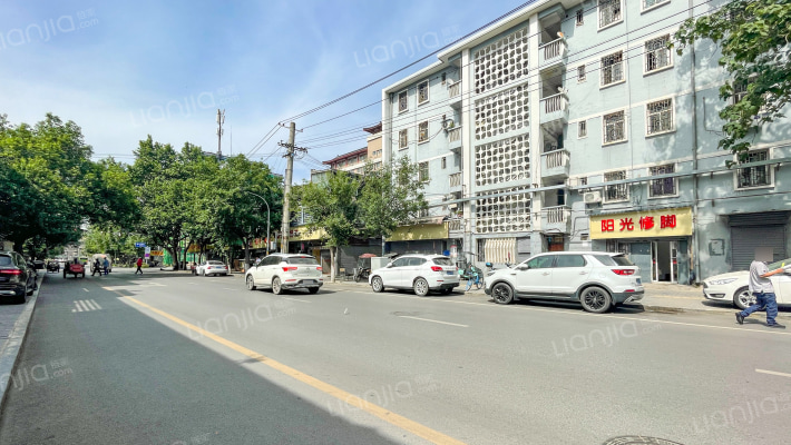 尚德路165号小区外景图