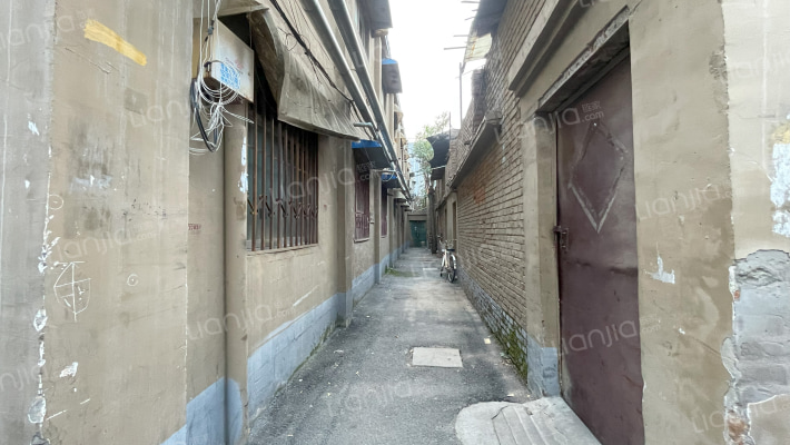 劳动路1号院外景图