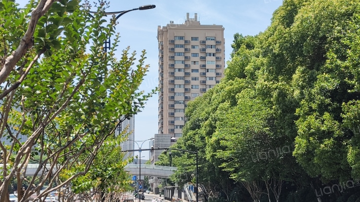 东门大厦外景图