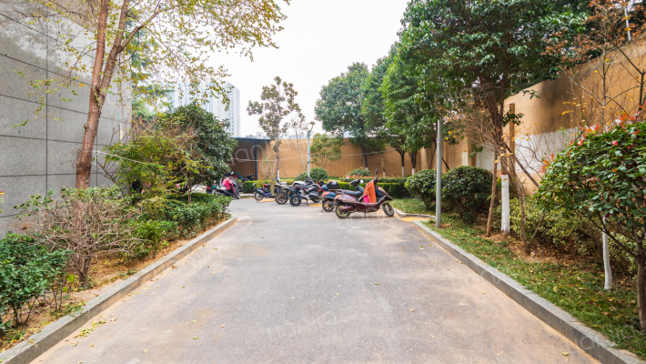 升龙国际中心E区外景图