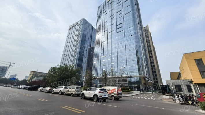 保利国际广场外景图