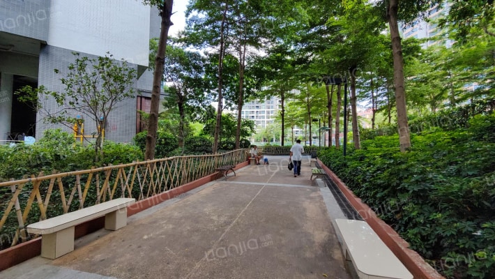 海伦堡院子外景图